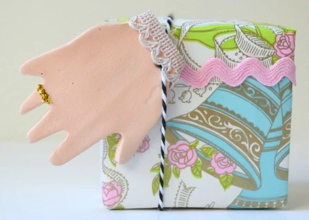 Make an adorable wedding ring gift tag with Activ Clay!  This DIY gift tag will dress up any wedding gift!